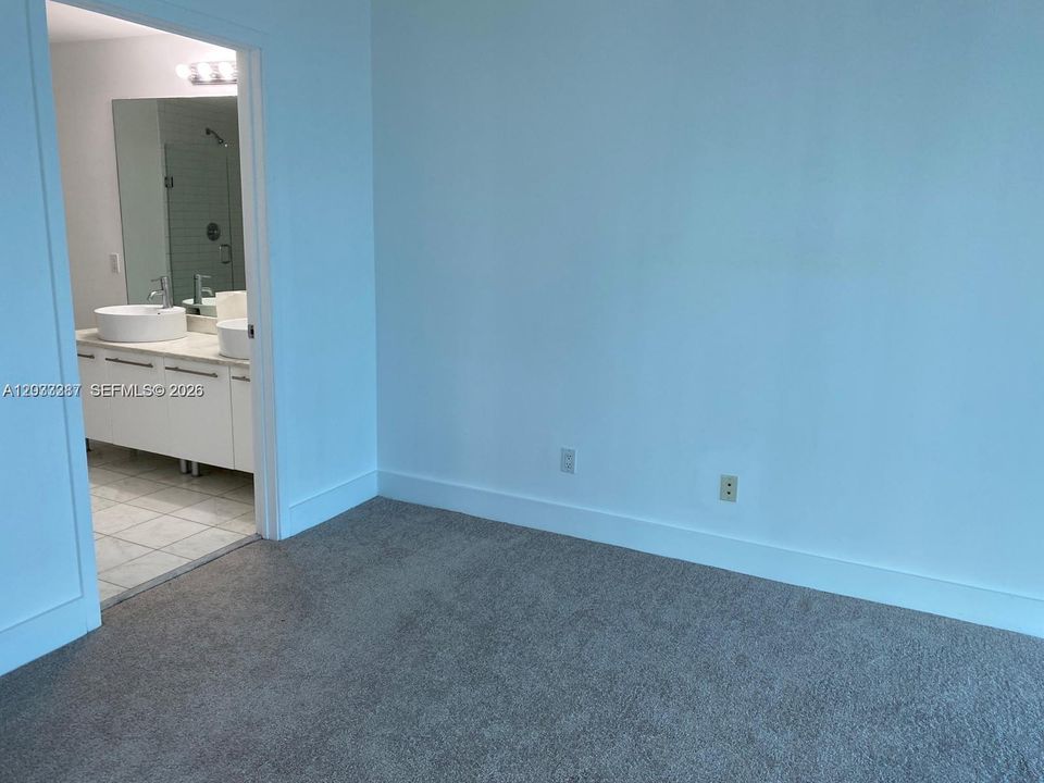 For Sale: $890,000 (2 beds, 2 baths, 1315 Square Feet)