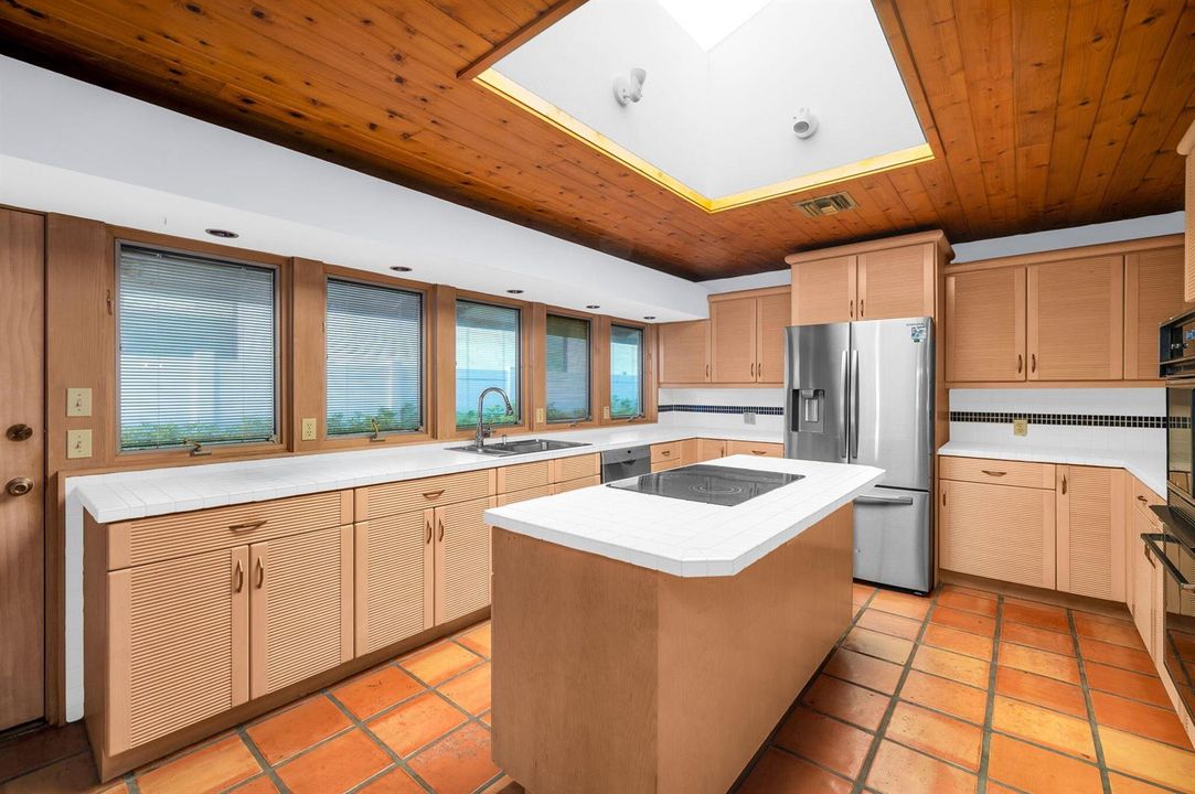 4-web-or-mls-photo-4