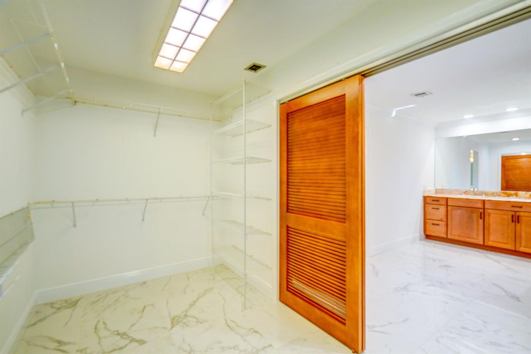 Walkin Closet