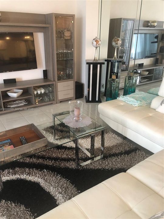 For Sale: $585,000 (2 beds, 2 baths, 1312 Square Feet)