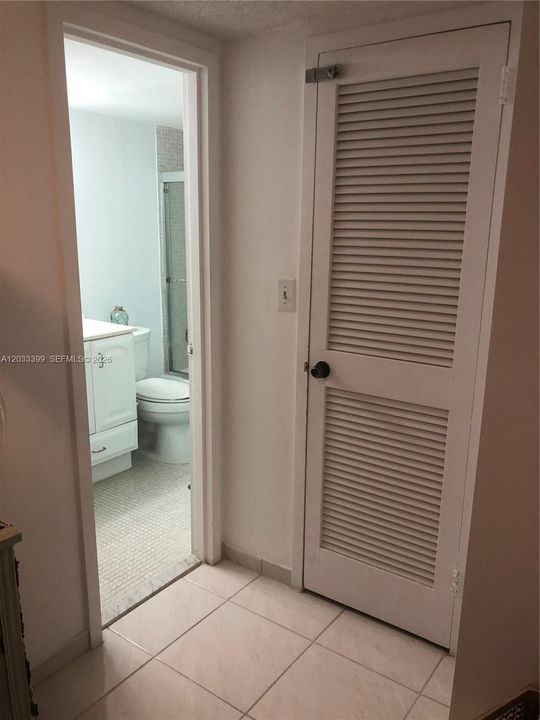 For Sale: $585,000 (2 beds, 2 baths, 1312 Square Feet)