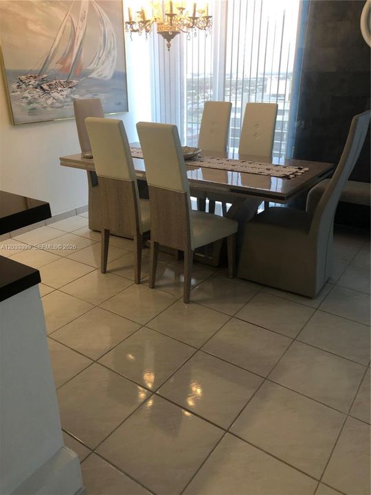 For Sale: $585,000 (2 beds, 2 baths, 1312 Square Feet)