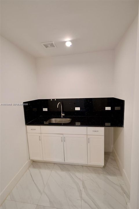 В аренду: $1,500 (3 спален, 1 ванн, 1265 Квадратных фут)