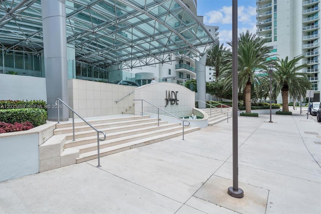 For Rent: $9,200 (2 beds, 3 baths, 1730 Square Feet)