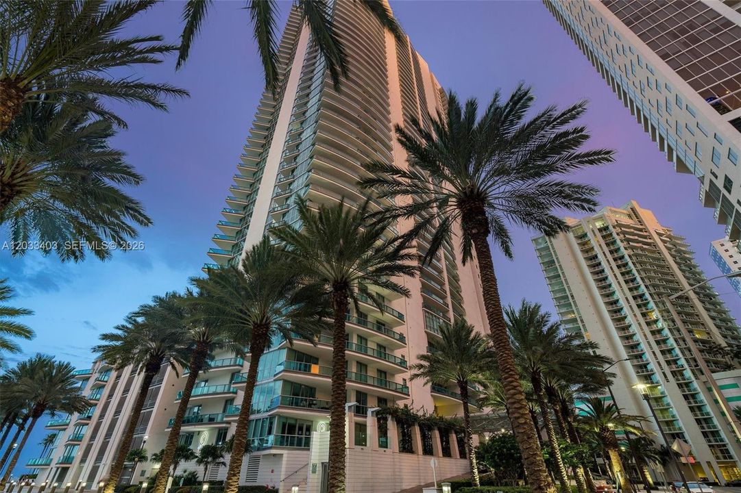 For Rent: $9,200 (2 beds, 3 baths, 1730 Square Feet)