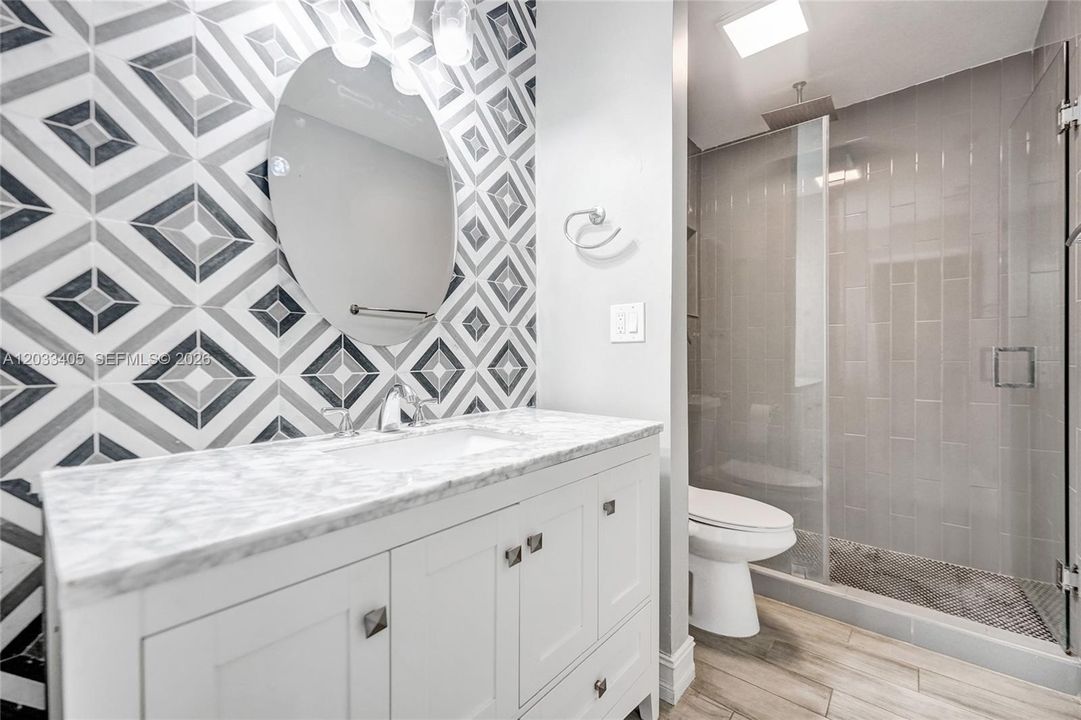For Rent: $2,500 (2 beds, 2 baths, 1230 Square Feet)
