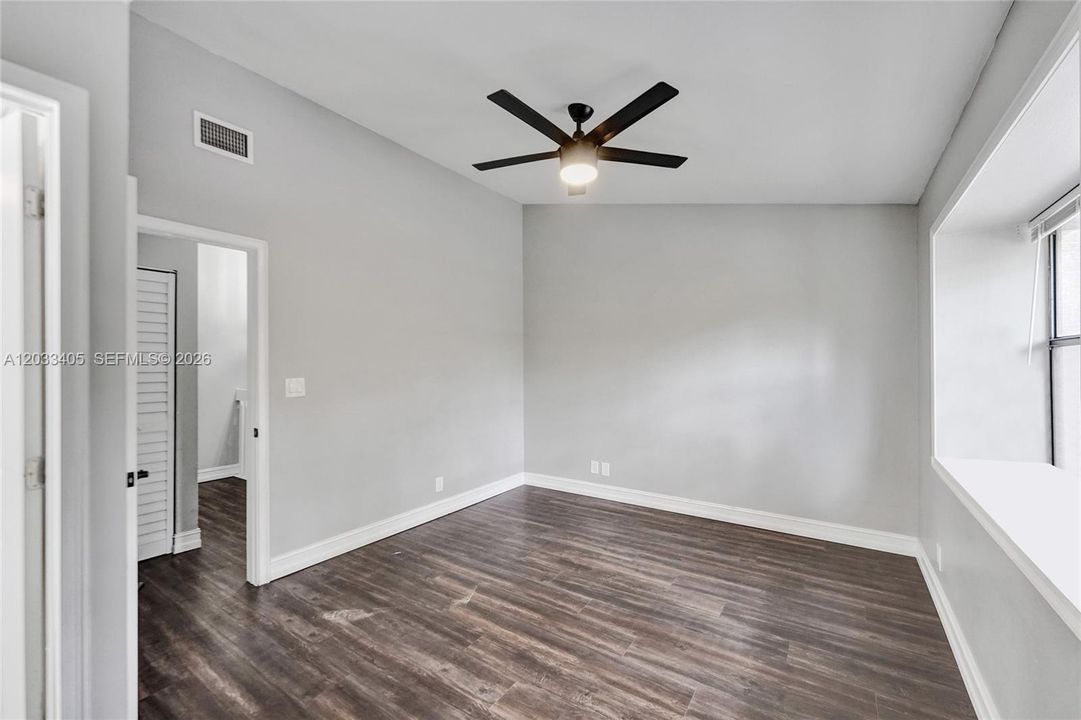 For Rent: $2,500 (2 beds, 2 baths, 1230 Square Feet)