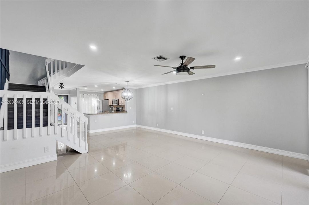 For Rent: $2,500 (2 beds, 2 baths, 1230 Square Feet)