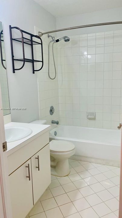 En Renta: $3,350 (3 camas, 2 baños, 1726 Pies cuadrados)