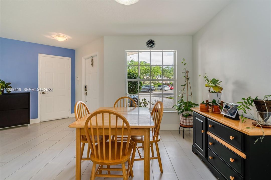 En Renta: $3,350 (3 camas, 2 baños, 1726 Pies cuadrados)