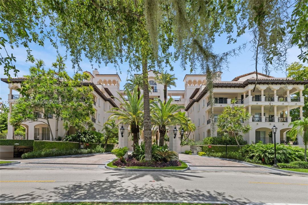 For Rent: $32,000 (3 beds, 3 baths, 2049 Square Feet)
