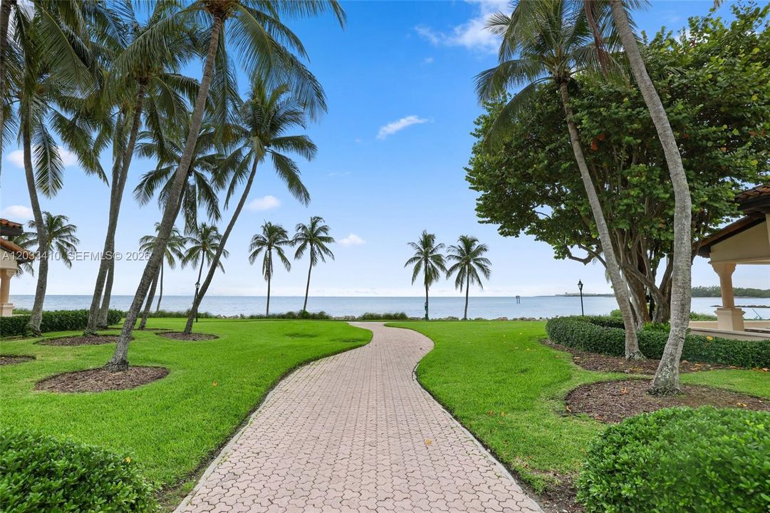 For Rent: $32,000 (3 beds, 3 baths, 2049 Square Feet)