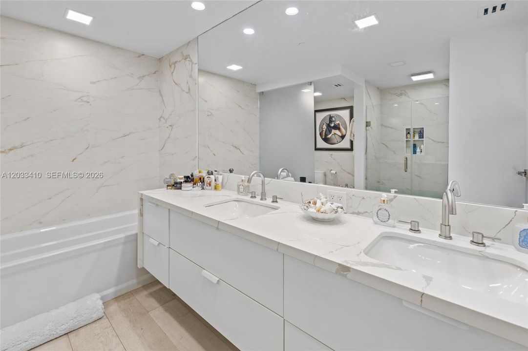 For Rent: $32,000 (3 beds, 3 baths, 2049 Square Feet)