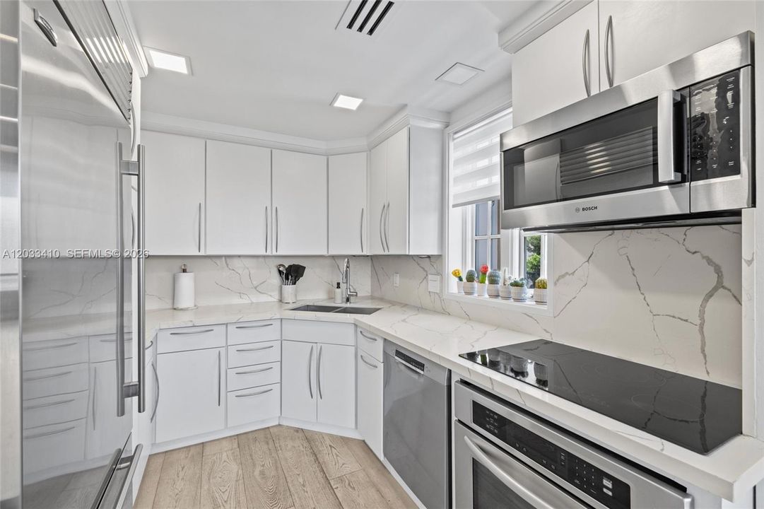 For Rent: $32,000 (3 beds, 3 baths, 2049 Square Feet)