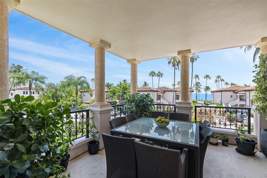 For Rent: $32,000 (3 beds, 3 baths, 2049 Square Feet)