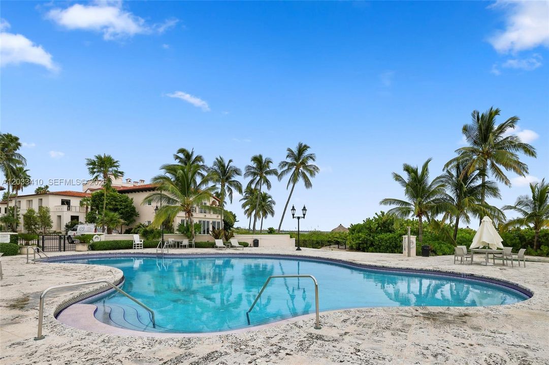For Rent: $32,000 (3 beds, 3 baths, 2049 Square Feet)