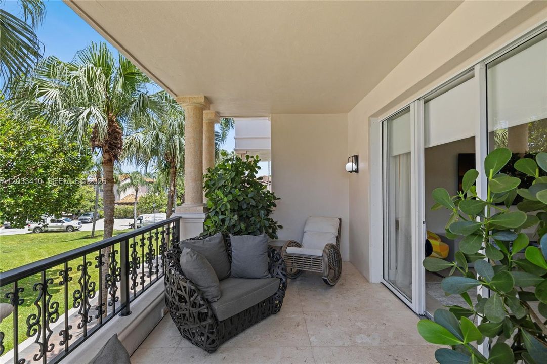 For Rent: $32,000 (3 beds, 3 baths, 2049 Square Feet)