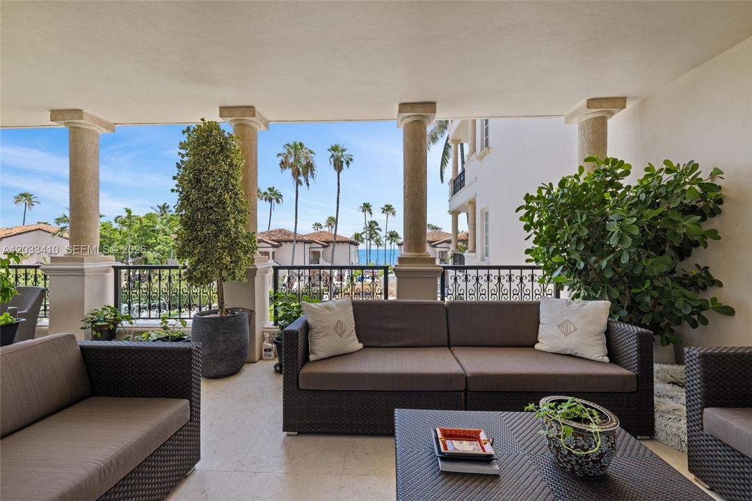 For Rent: $32,000 (3 beds, 3 baths, 2049 Square Feet)