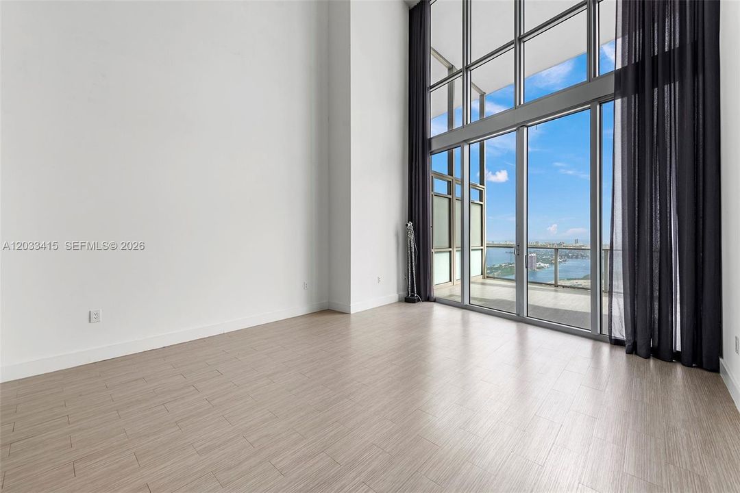 В аренду: $7,000 (1 спален, 2 ванн, 1675 Квадратных фут)