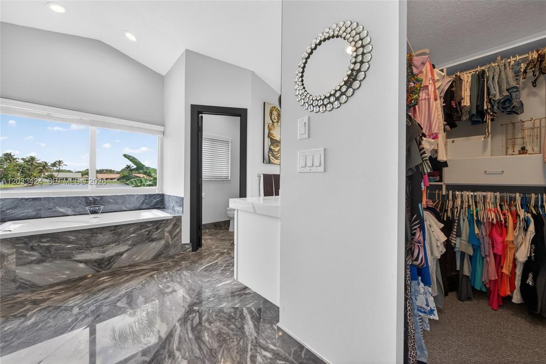 For Sale: $1,100,000 (4 beds, 2 baths, 2680 Square Feet)