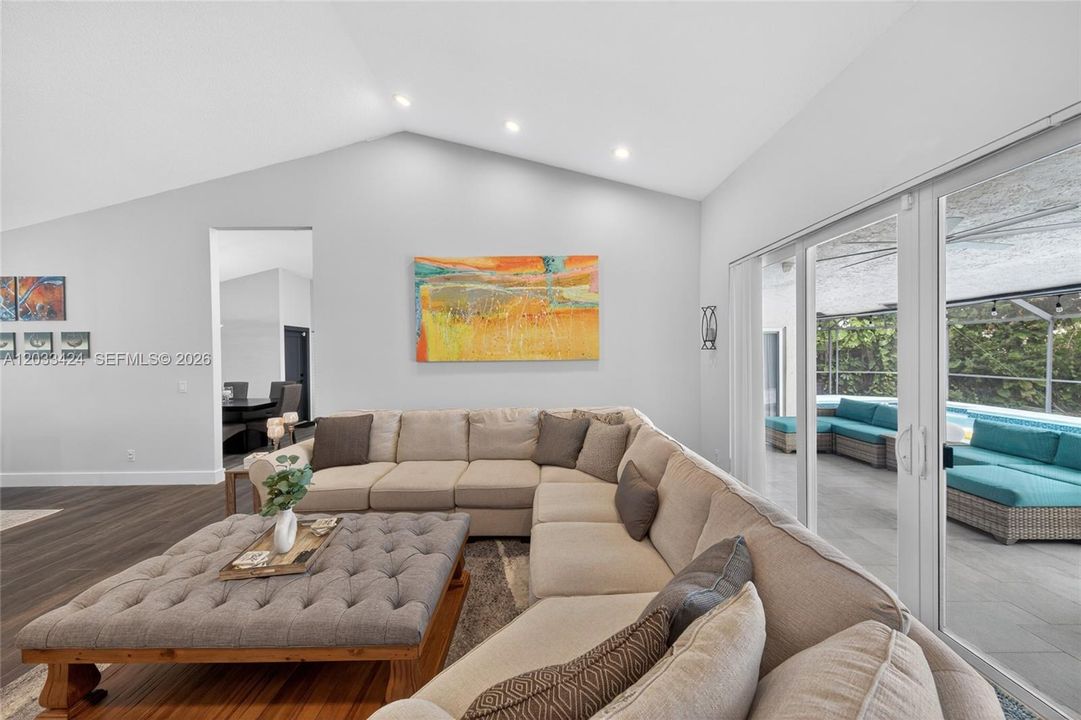 For Sale: $1,100,000 (4 beds, 2 baths, 2680 Square Feet)