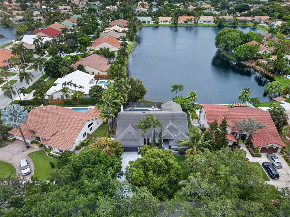 For Sale: $1,100,000 (4 beds, 2 baths, 2680 Square Feet)