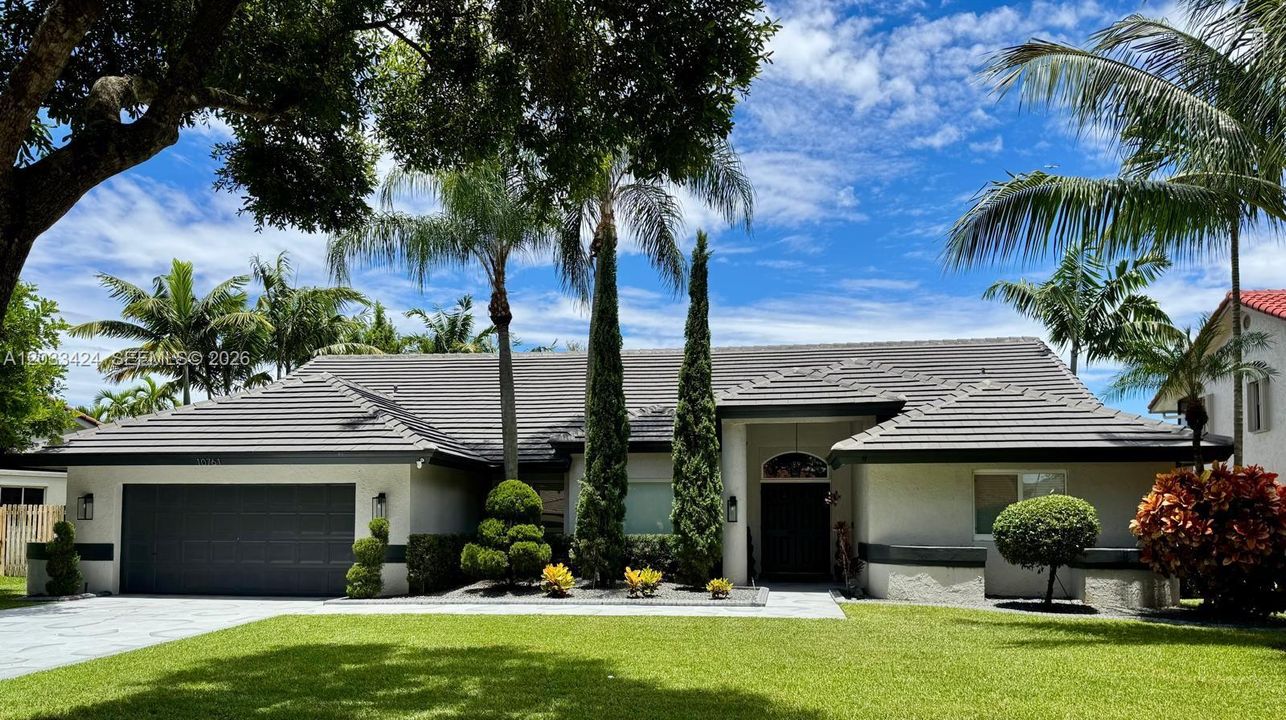 For Sale: $1,100,000 (4 beds, 2 baths, 2680 Square Feet)