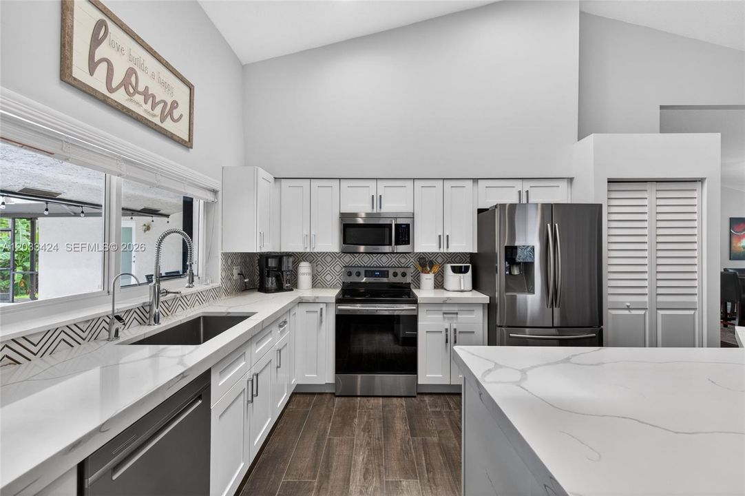 For Sale: $1,100,000 (4 beds, 2 baths, 2680 Square Feet)