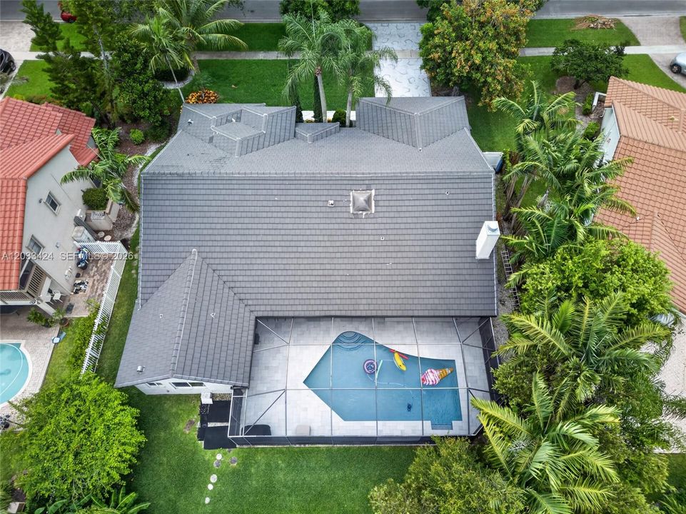 For Sale: $1,100,000 (4 beds, 2 baths, 2680 Square Feet)
