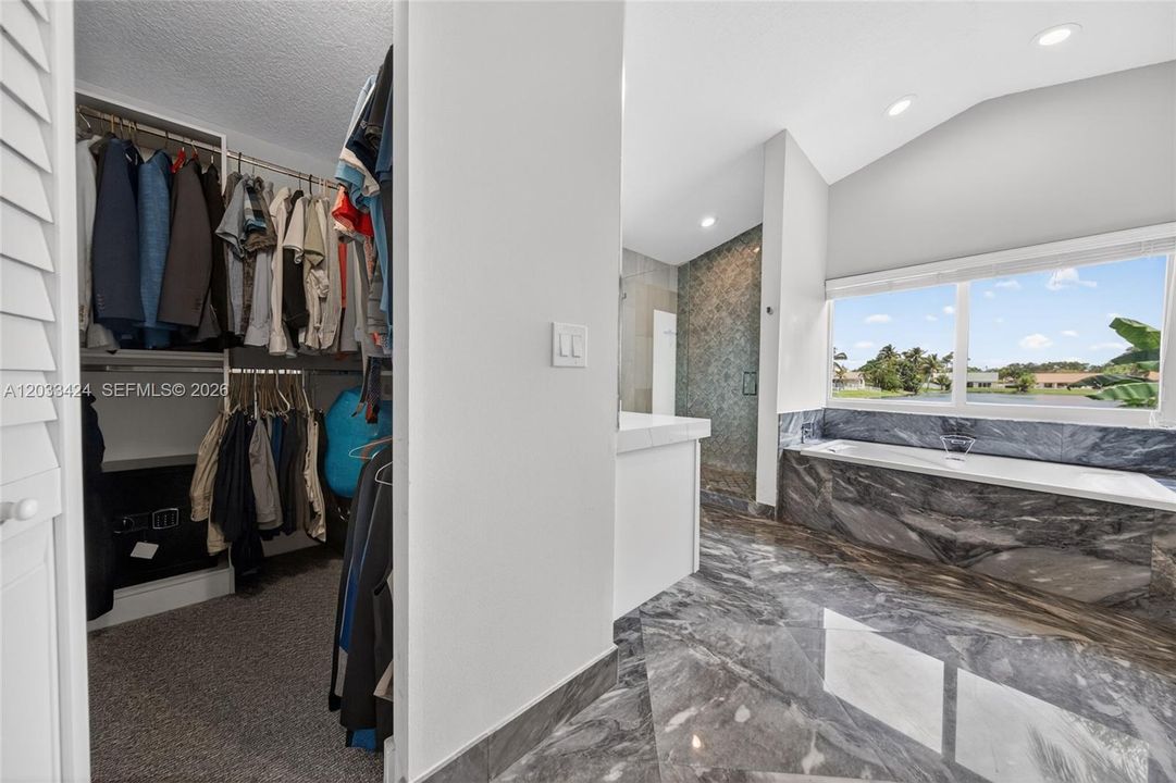 For Sale: $1,100,000 (4 beds, 2 baths, 2680 Square Feet)