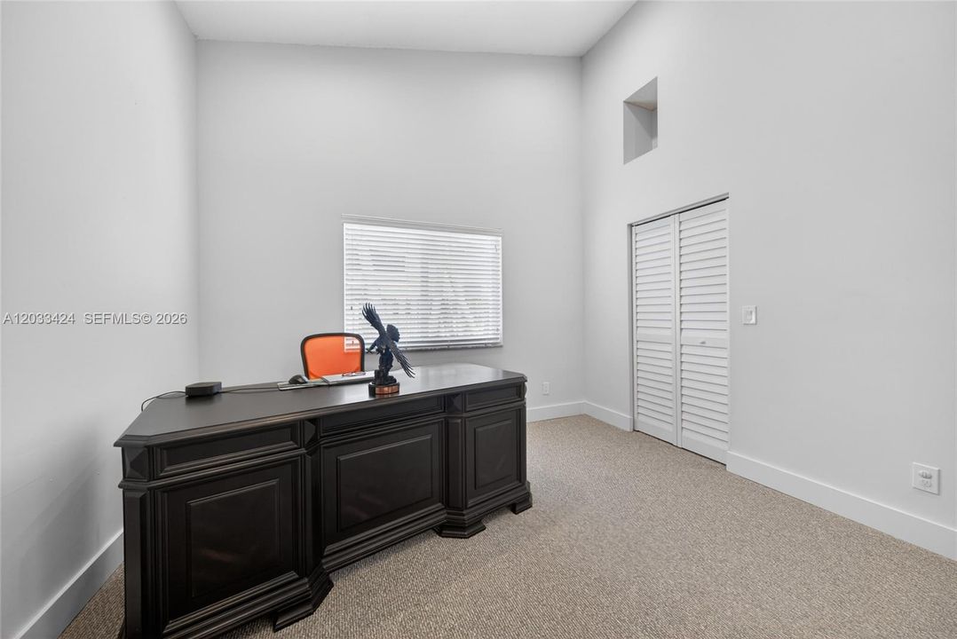 For Sale: $1,100,000 (4 beds, 2 baths, 2680 Square Feet)