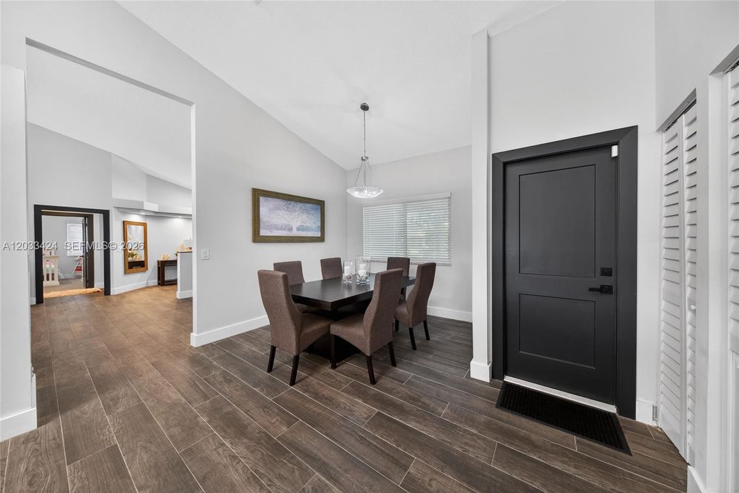 For Sale: $1,100,000 (4 beds, 2 baths, 2680 Square Feet)