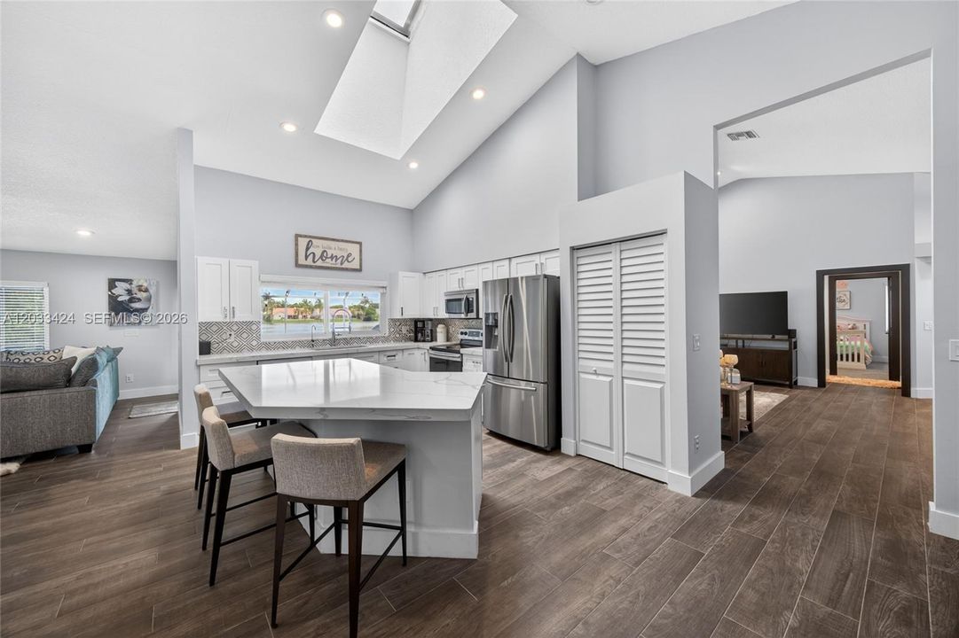 For Sale: $1,100,000 (4 beds, 2 baths, 2680 Square Feet)