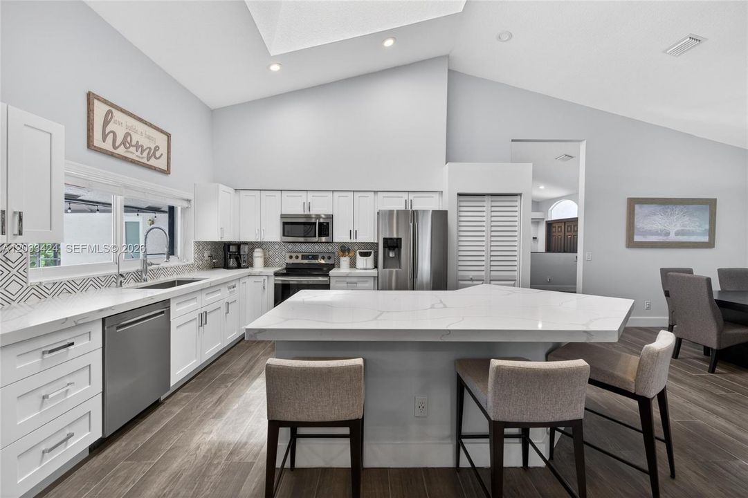 For Sale: $1,100,000 (4 beds, 2 baths, 2680 Square Feet)