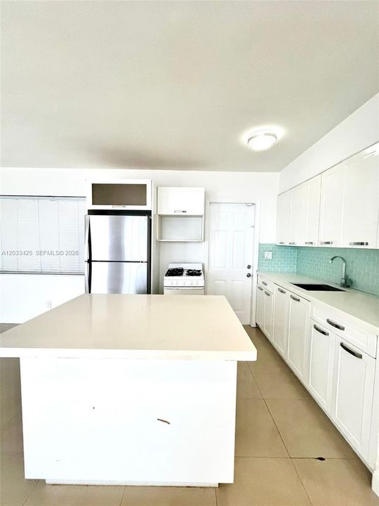 For Rent: $1,550 (1 beds, 1 baths, 0 Square Feet)