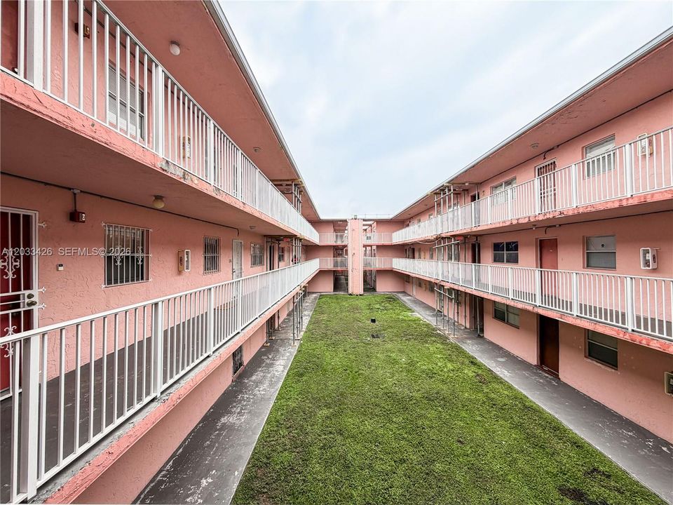 En Venta: $149,900 (2 camas, 2 baños, 800 Pies cuadrados)