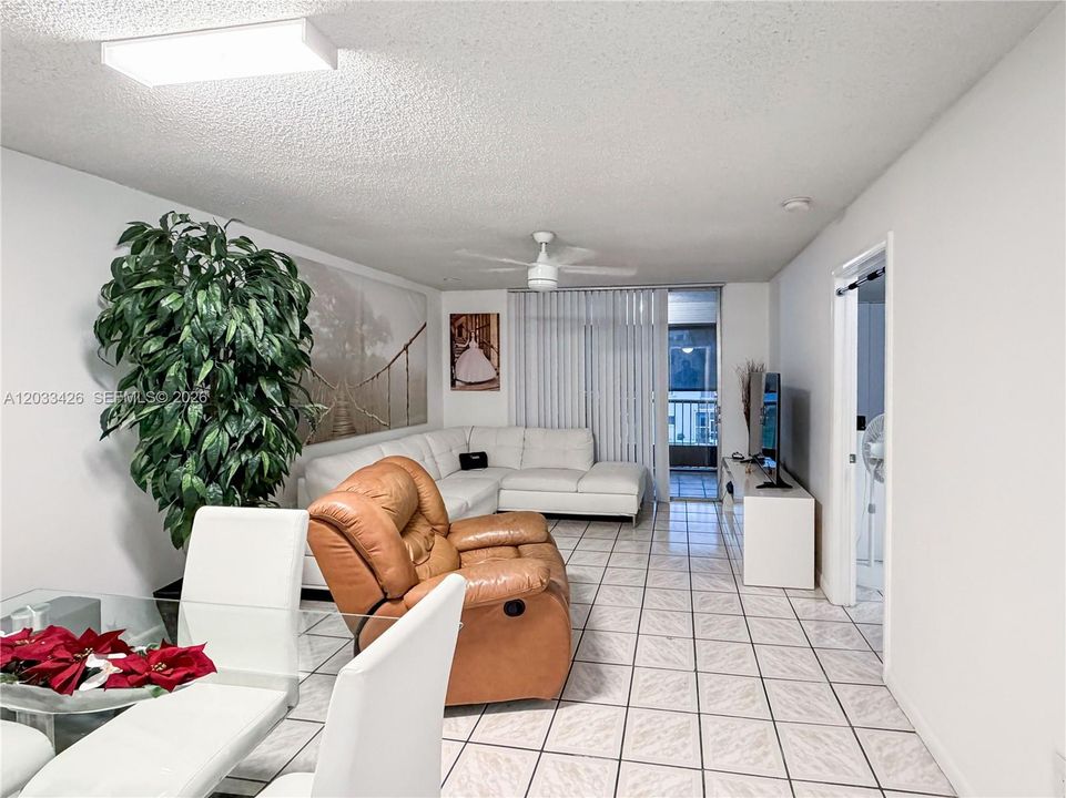 En Venta: $149,900 (2 camas, 2 baños, 800 Pies cuadrados)