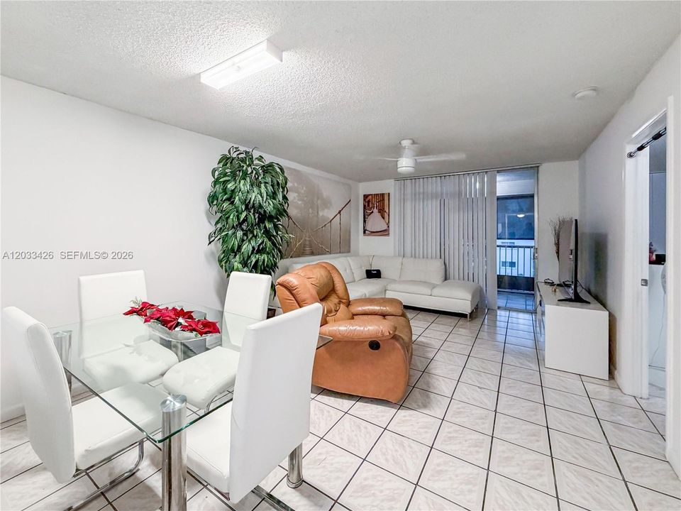 En Venta: $149,900 (2 camas, 2 baños, 800 Pies cuadrados)