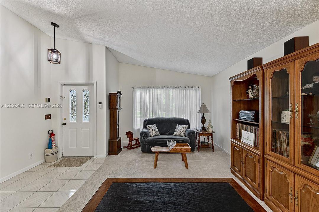 For Sale: $579,000 (3 beds, 2 baths, 1925 Square Feet)