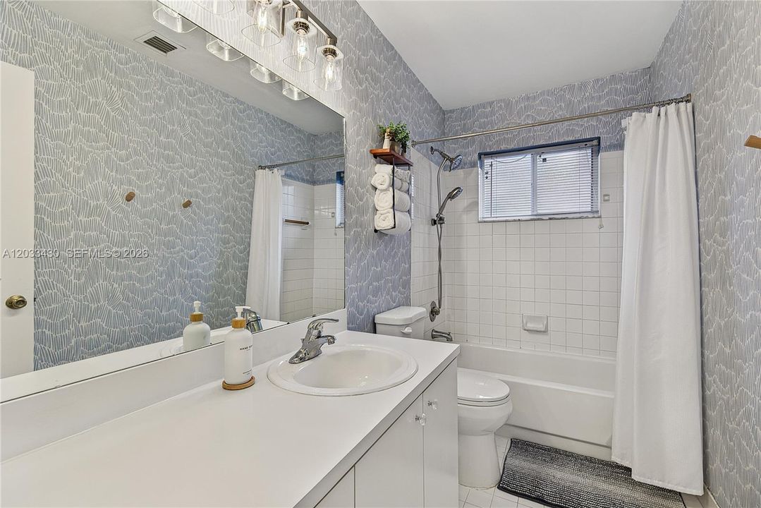 For Sale: $579,000 (3 beds, 2 baths, 1925 Square Feet)