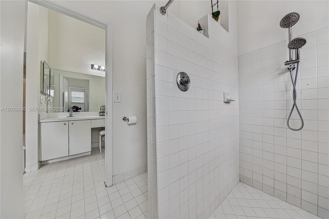 For Sale: $579,000 (3 beds, 2 baths, 1925 Square Feet)