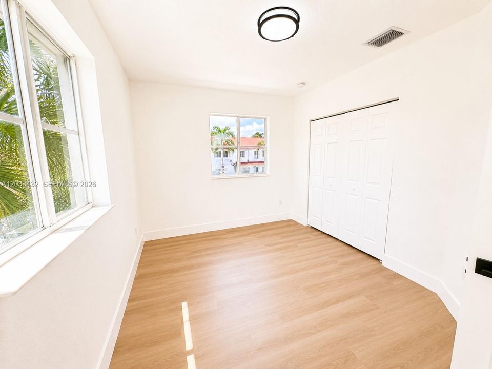 En Venta: $379,000 (3 camas, 2 baños, 1423 Pies cuadrados)