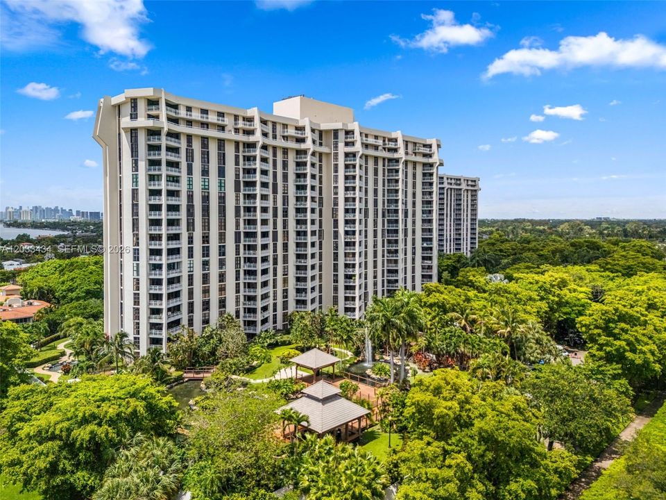 На продажу: $375,000 (2 спален, 2 ванн, 1312 Квадратных фут)