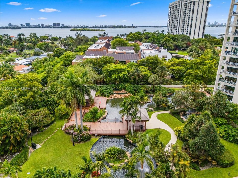 На продажу: $375,000 (2 спален, 2 ванн, 1312 Квадратных фут)