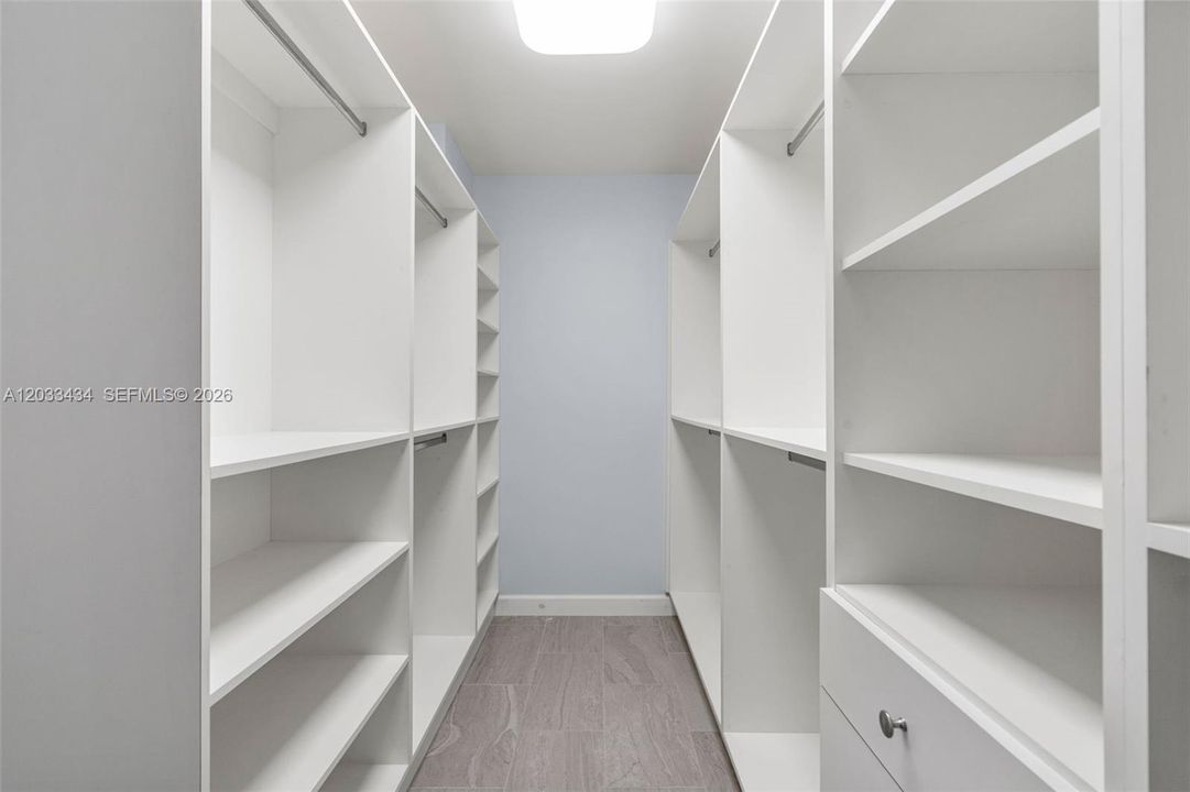 На продажу: $375,000 (2 спален, 2 ванн, 1312 Квадратных фут)