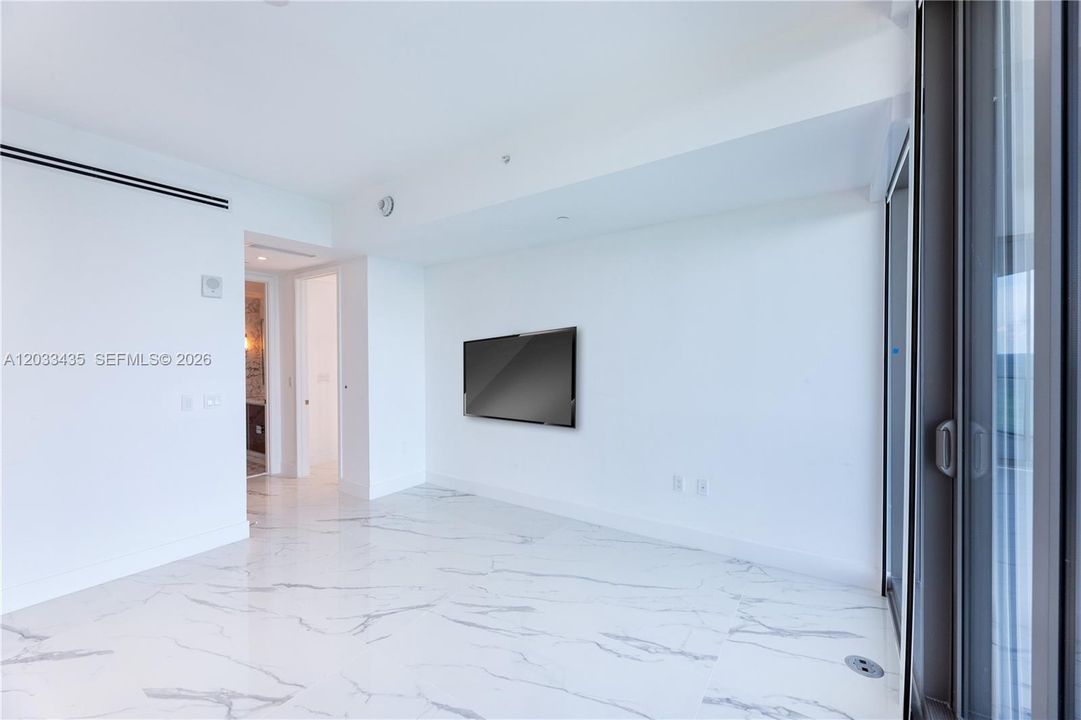 For Sale: $3,450,000 (2 beds, 2 baths, 1447 Square Feet)