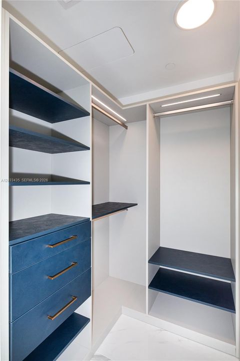 For Sale: $3,450,000 (2 beds, 2 baths, 1447 Square Feet)