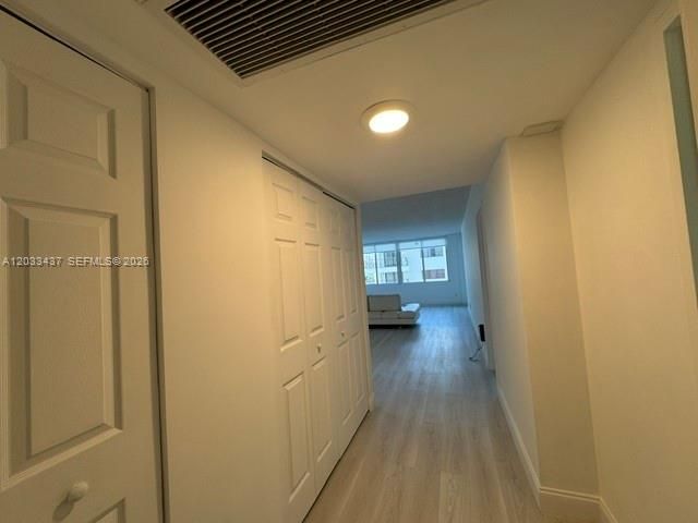 For Sale: $458,000 (1 beds, 1 baths, 980 Square Feet)