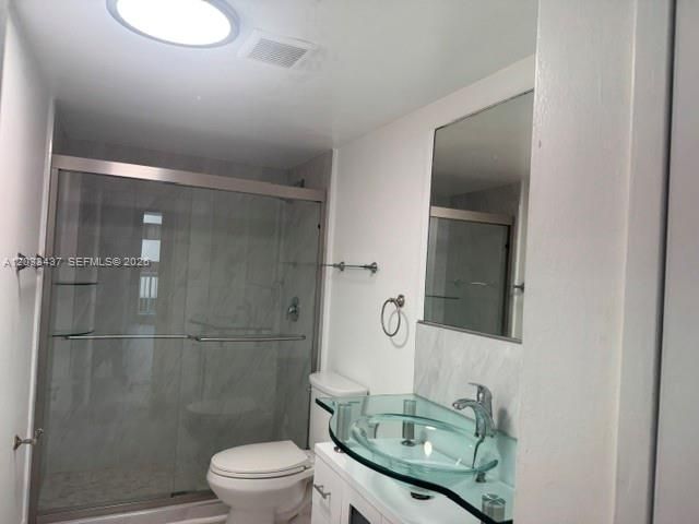 For Sale: $458,000 (1 beds, 1 baths, 980 Square Feet)