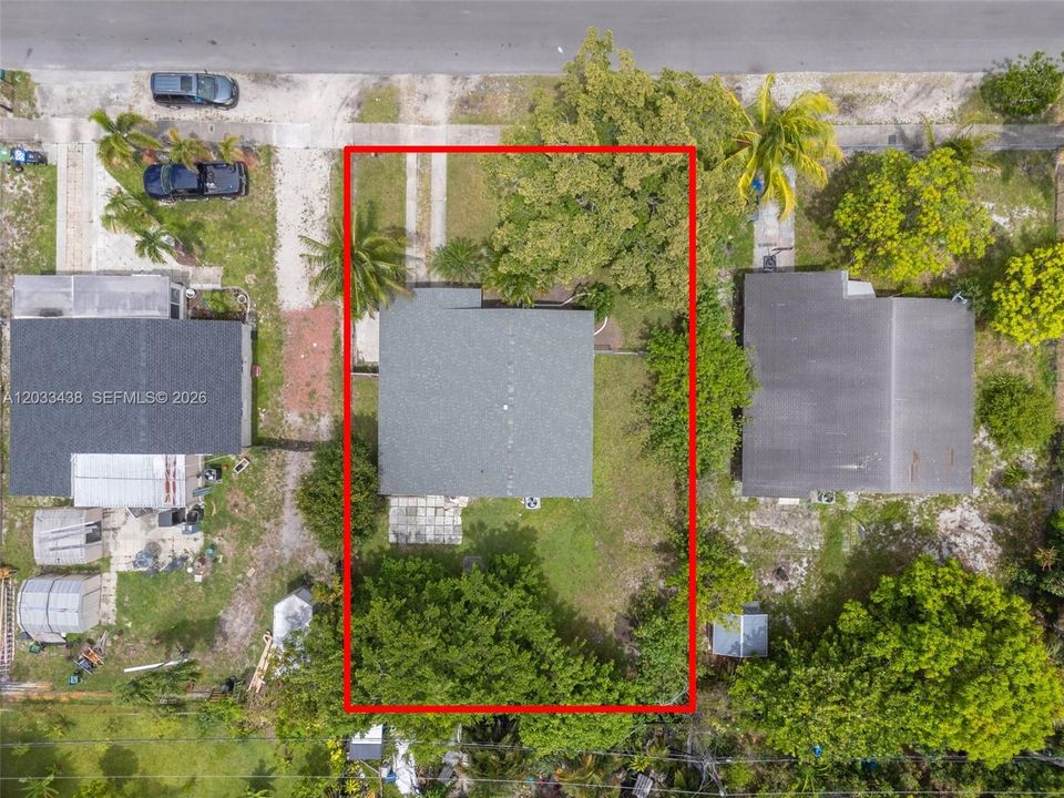 For Rent: $3,200 (3 beds, 1 baths, 1065 Square Feet)